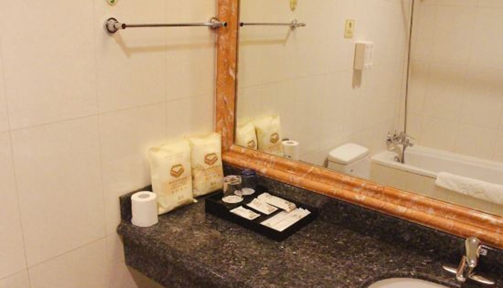 Kamer - Yangchun International Hotel