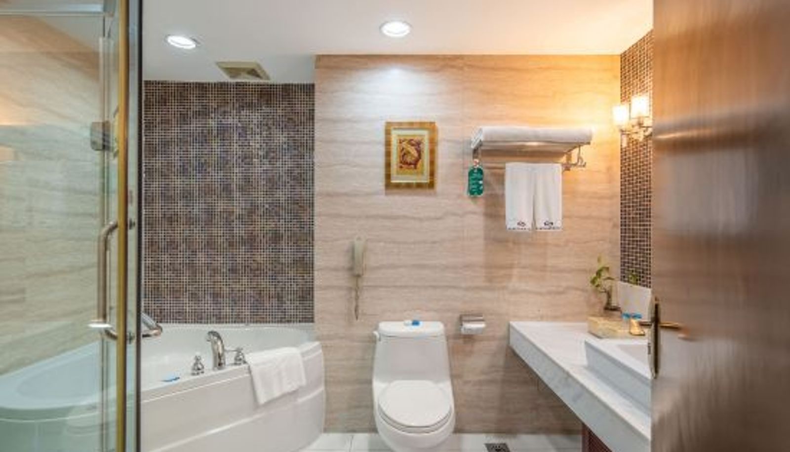Room - White Dolphin Hotel