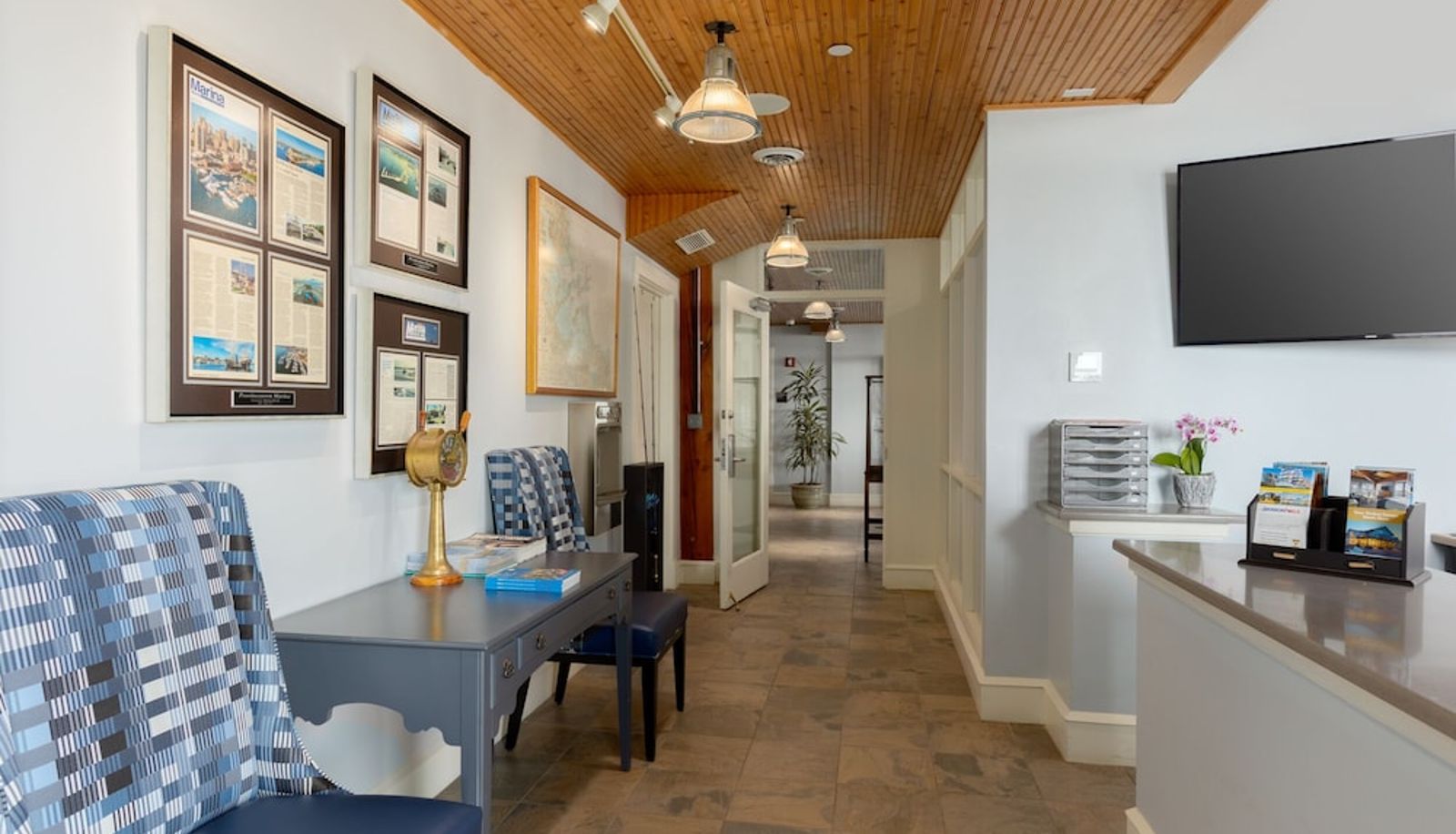 Hall - Boston Yacht Haven Inn & Marina