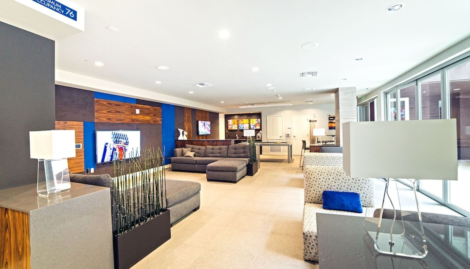 Hall - Ginosi Wilshire Apartel