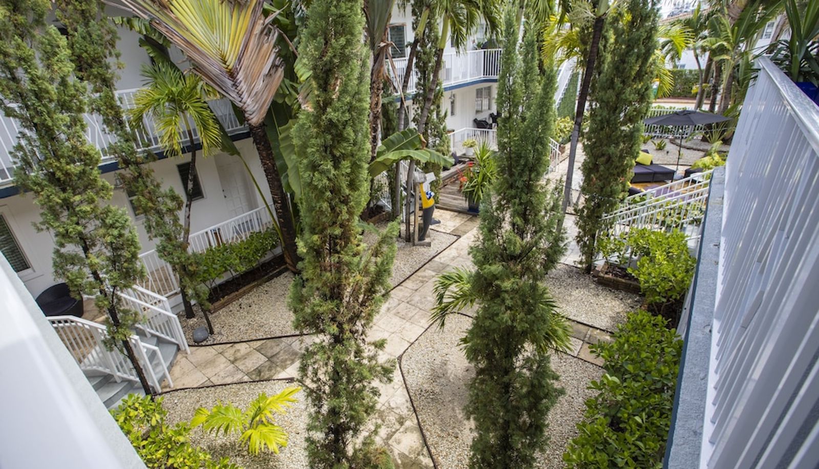 Terrace - Beachside All Suites Hotel