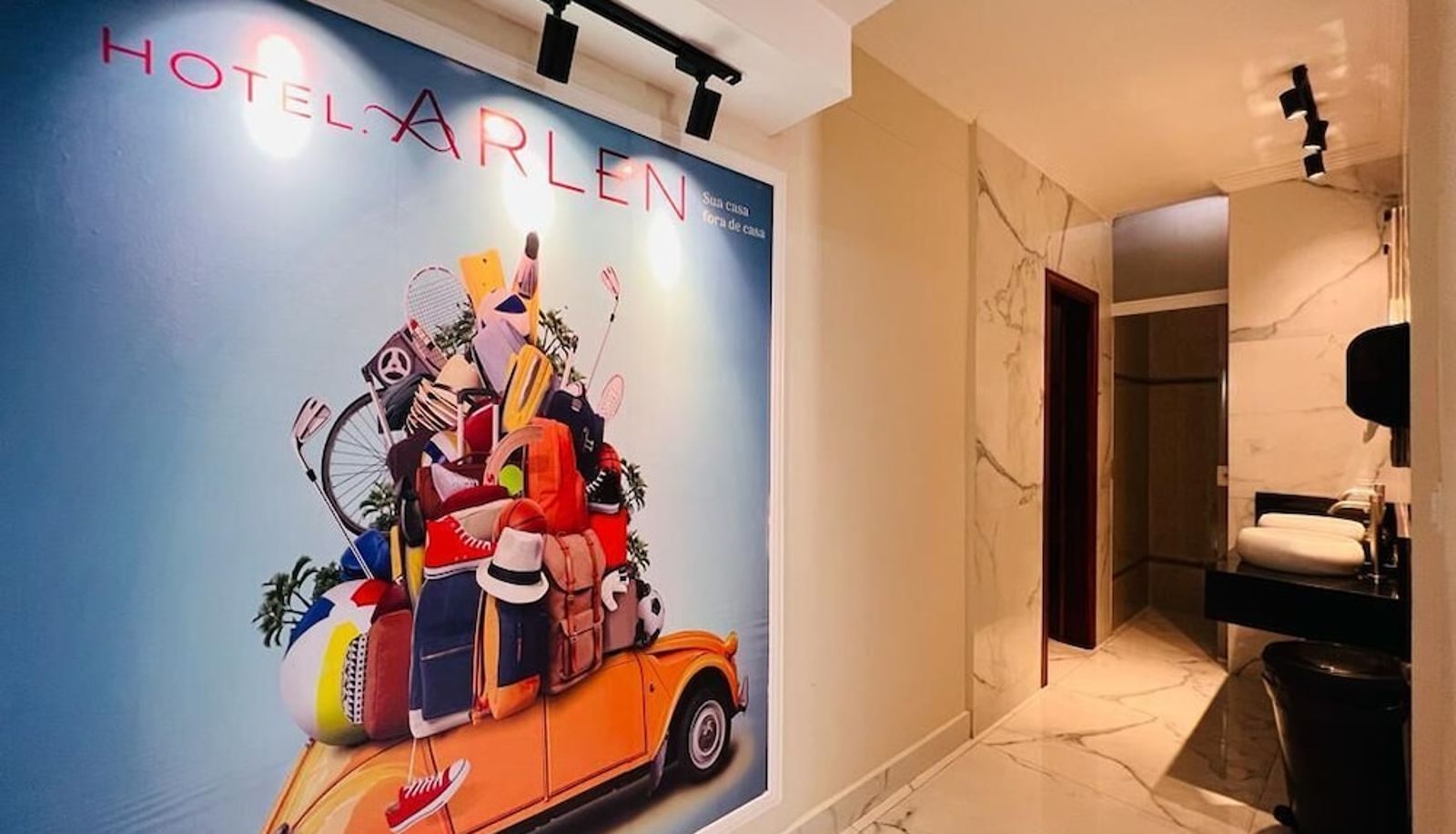 Rezeption - Arlen Hotel