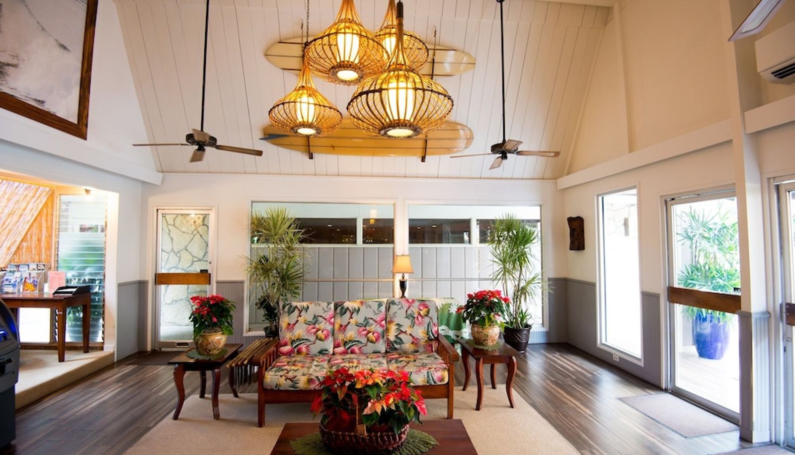 Hall - Pacific Marina Inn Airport Hotel