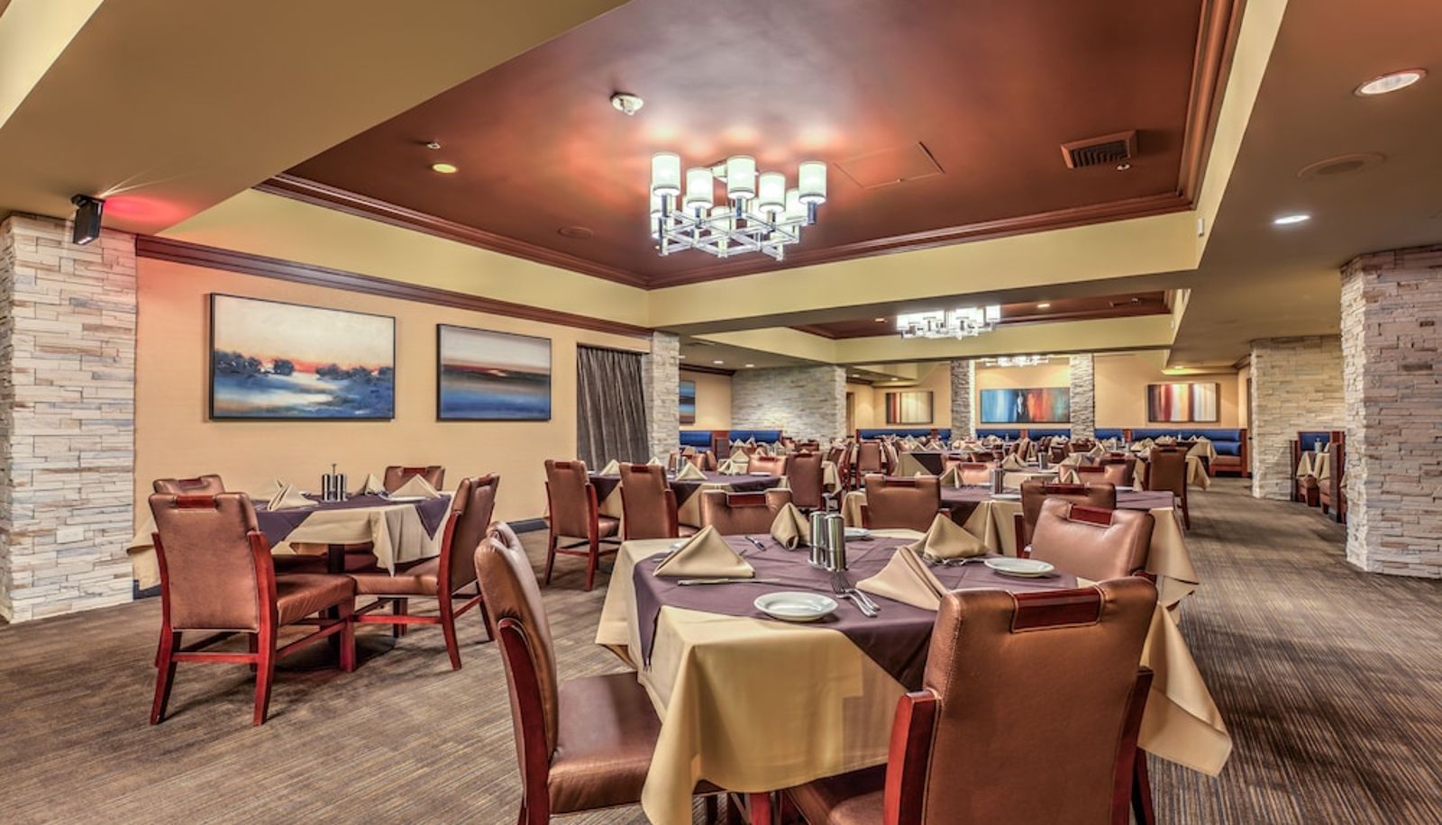 Restaurant - Edgewater Hotel & Casino Resort