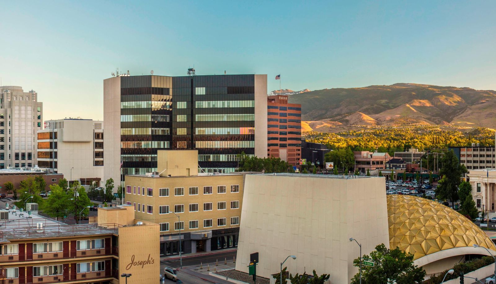 Zimmer - Renaissance Reno Downtown Hotel and Spa