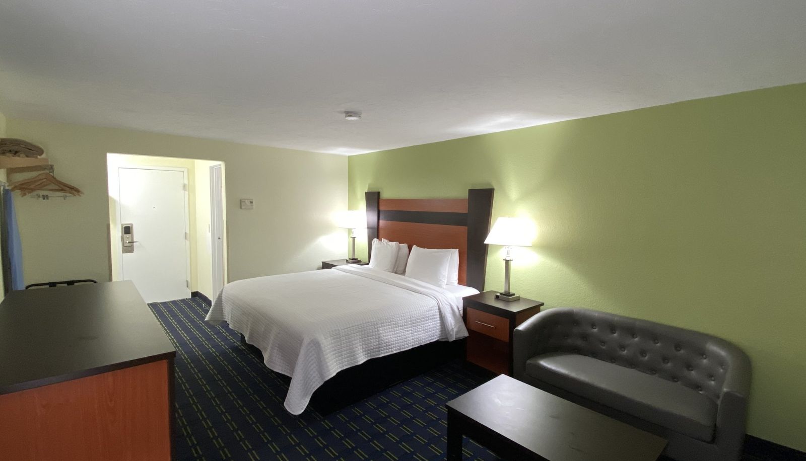 Zimmer - The Mariner Resort Cape Cod by The Red Collection