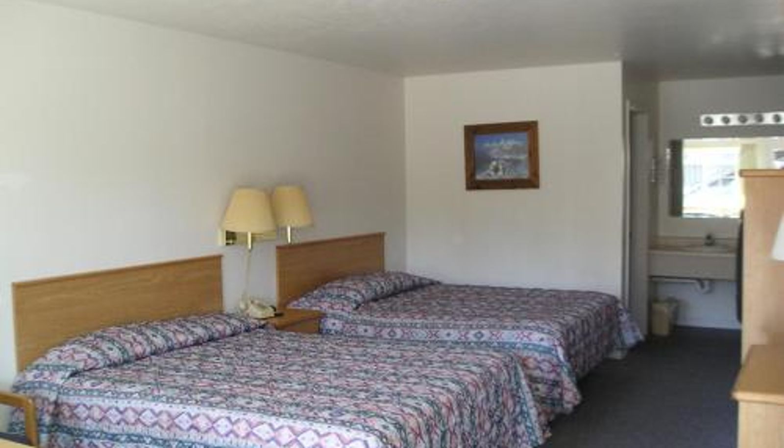 Family room - Dude & Roundup