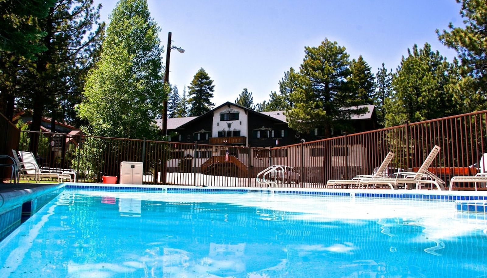 Pool - Alpenhof Lodge
