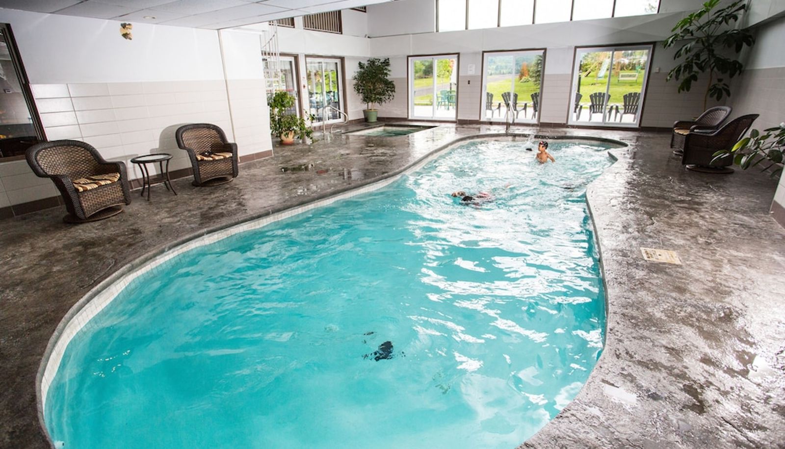 Pool - Hotel Bromont