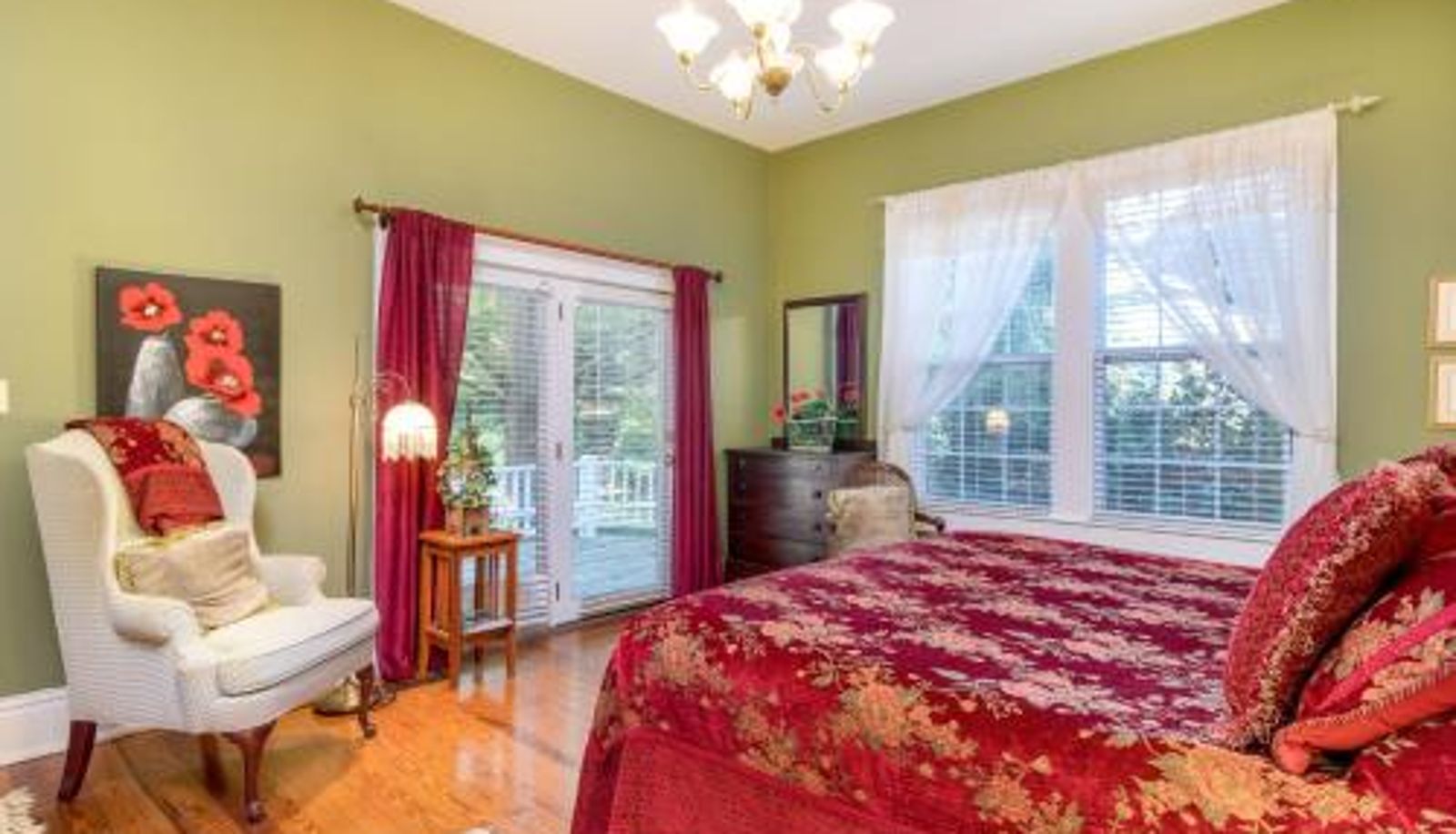 Zimmer - Highland Lake Inn & Resort - Flat Rock
