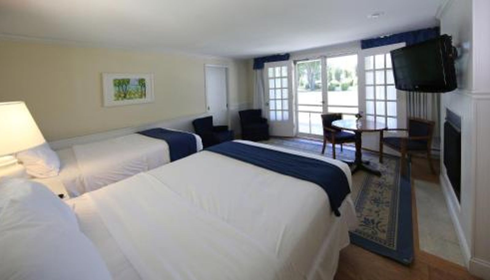 Suite - Colonial Inn Harbor Springs