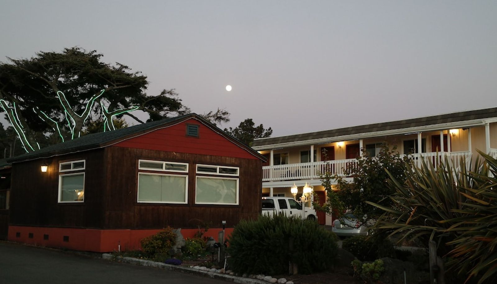 Info - Coast Inn and Spa Fort Bragg