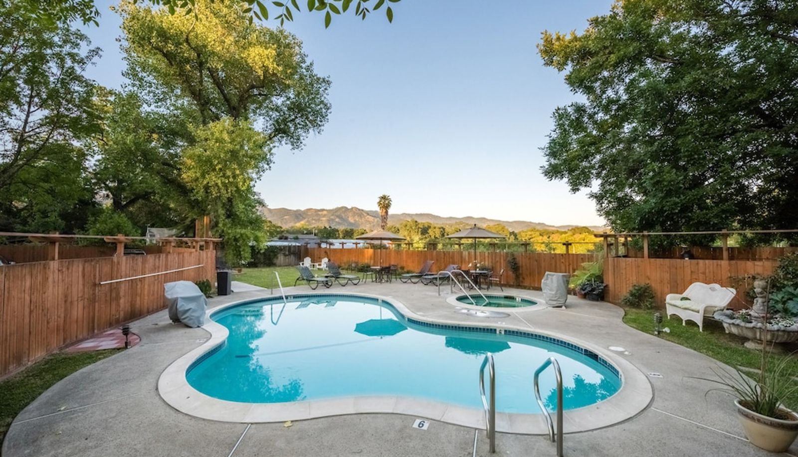Pool - The Inn on Pine