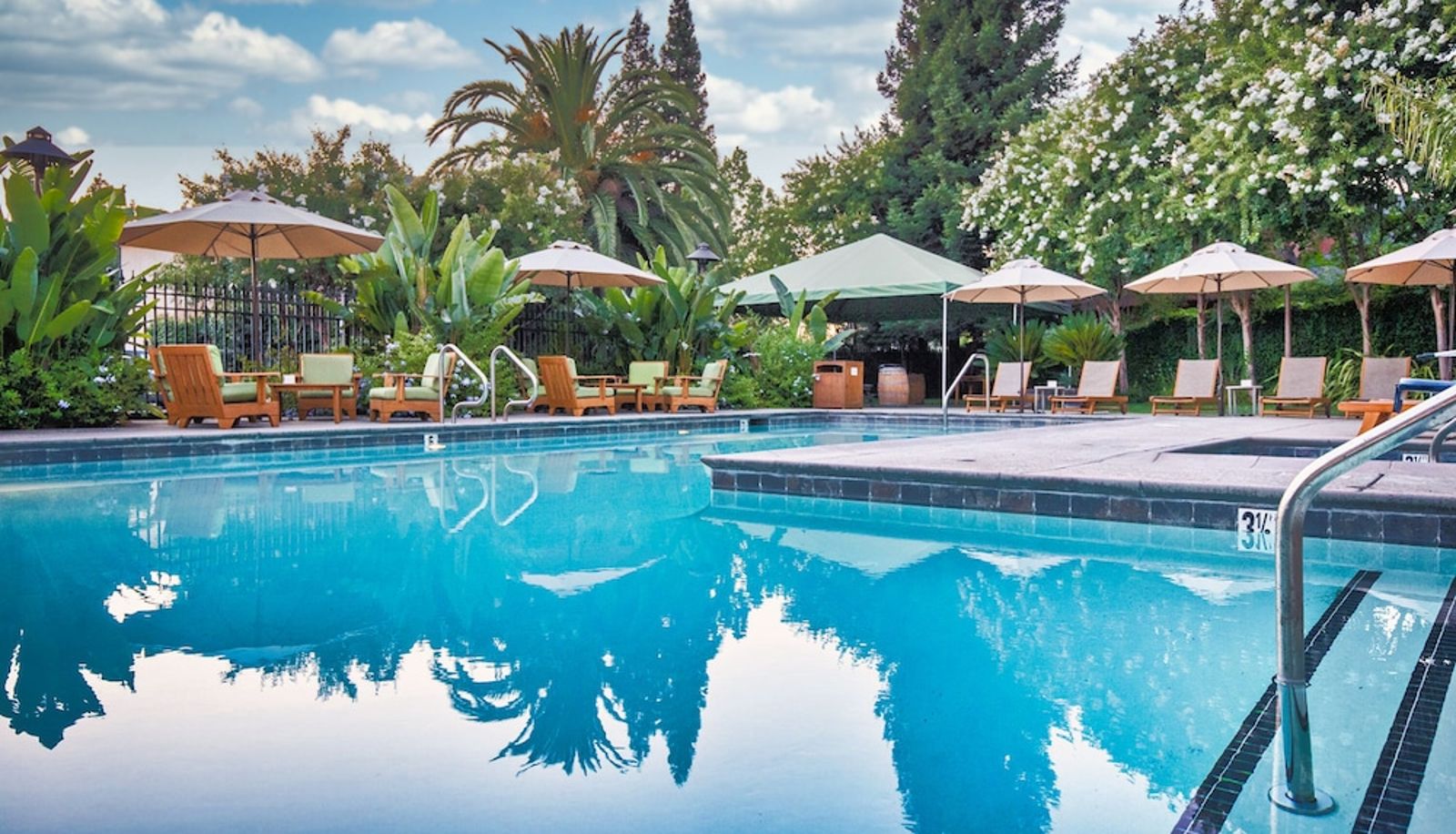 Basen - Appellation Lodi - Wine & Roses Resort & Spa