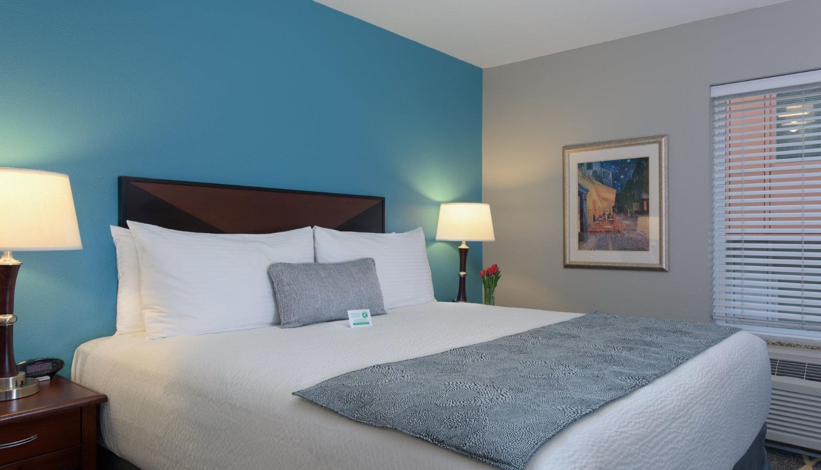 Room - The Belltown Inn