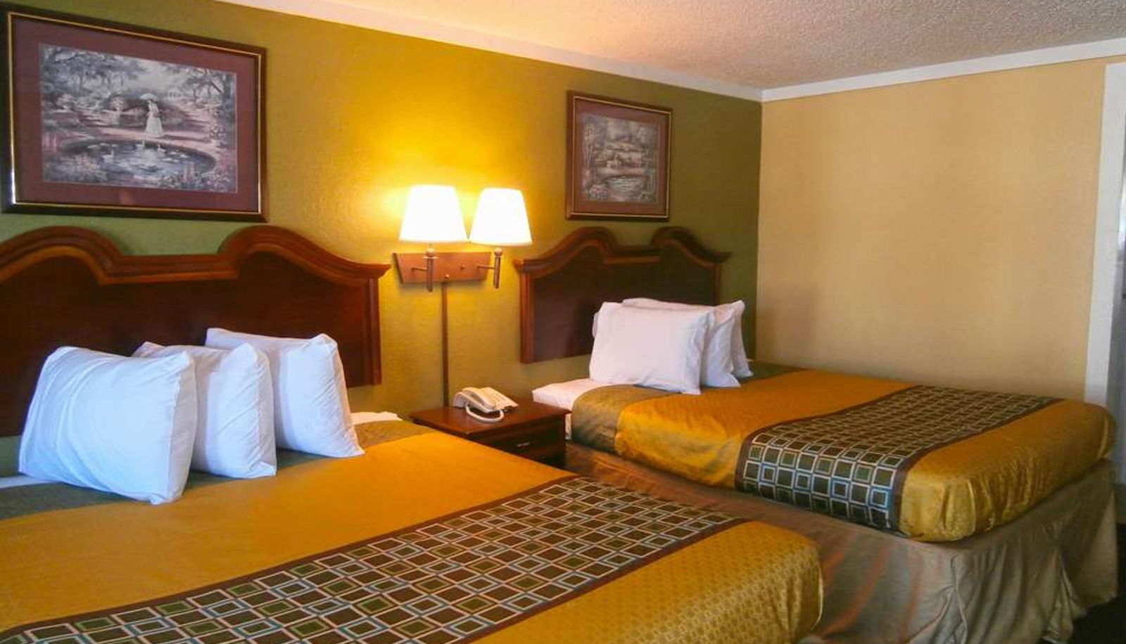 Quadrupla - Americas Best Value Inn Conyers