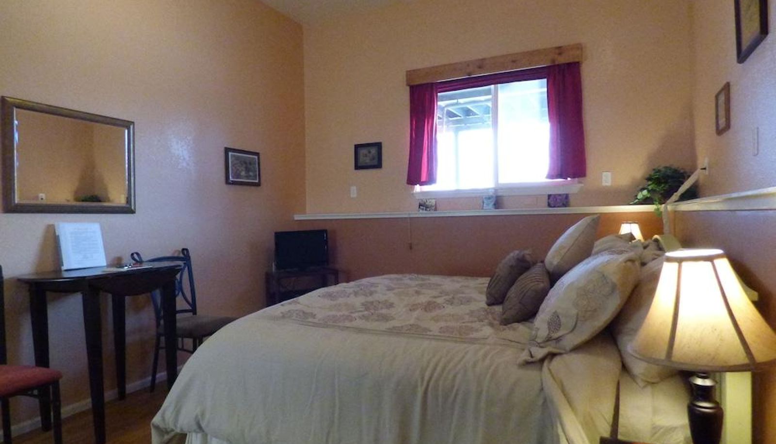 Standard room - Crane's Rest Bed and Breakfast