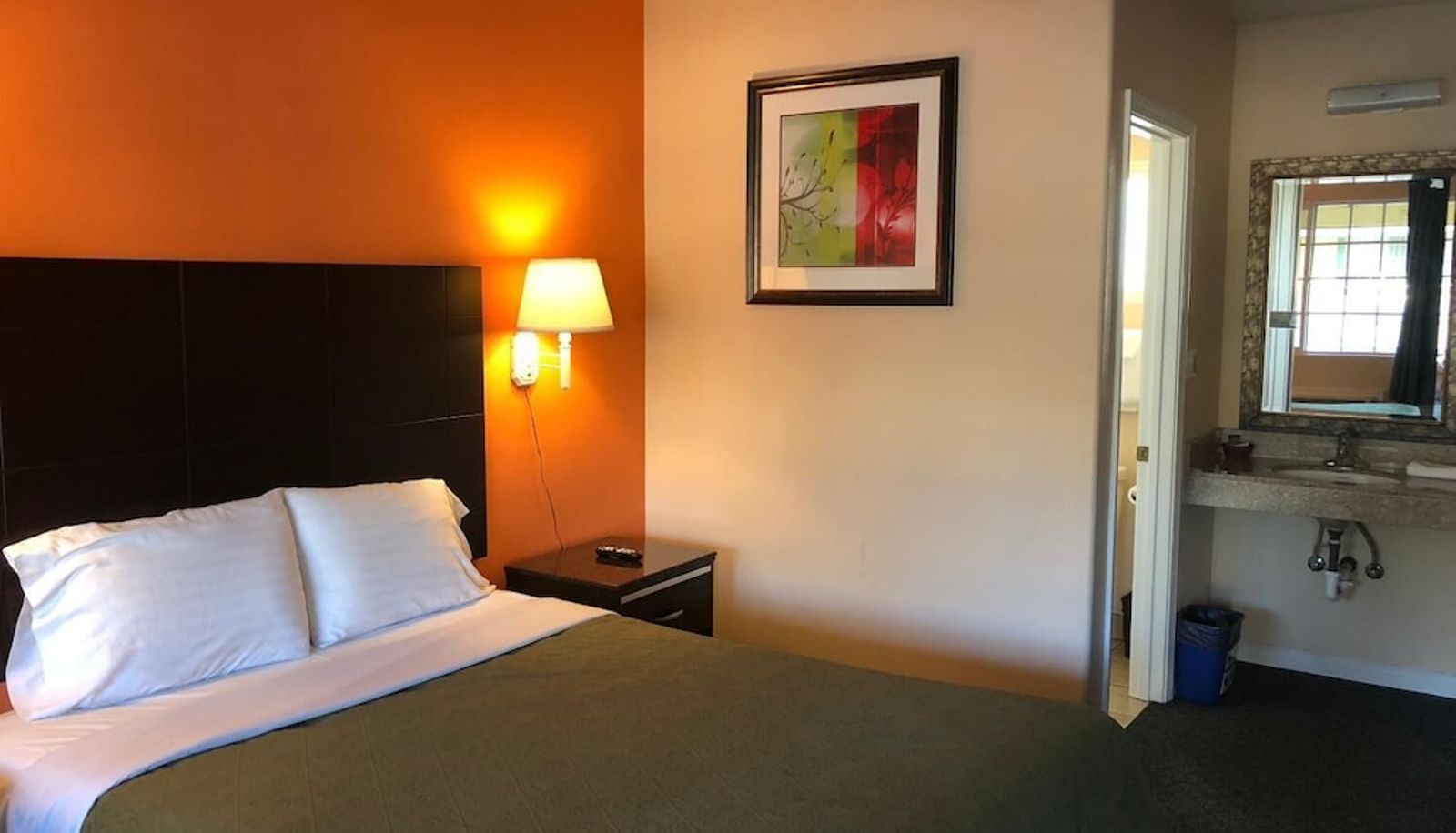 Standard room - Arroyo Village Inn