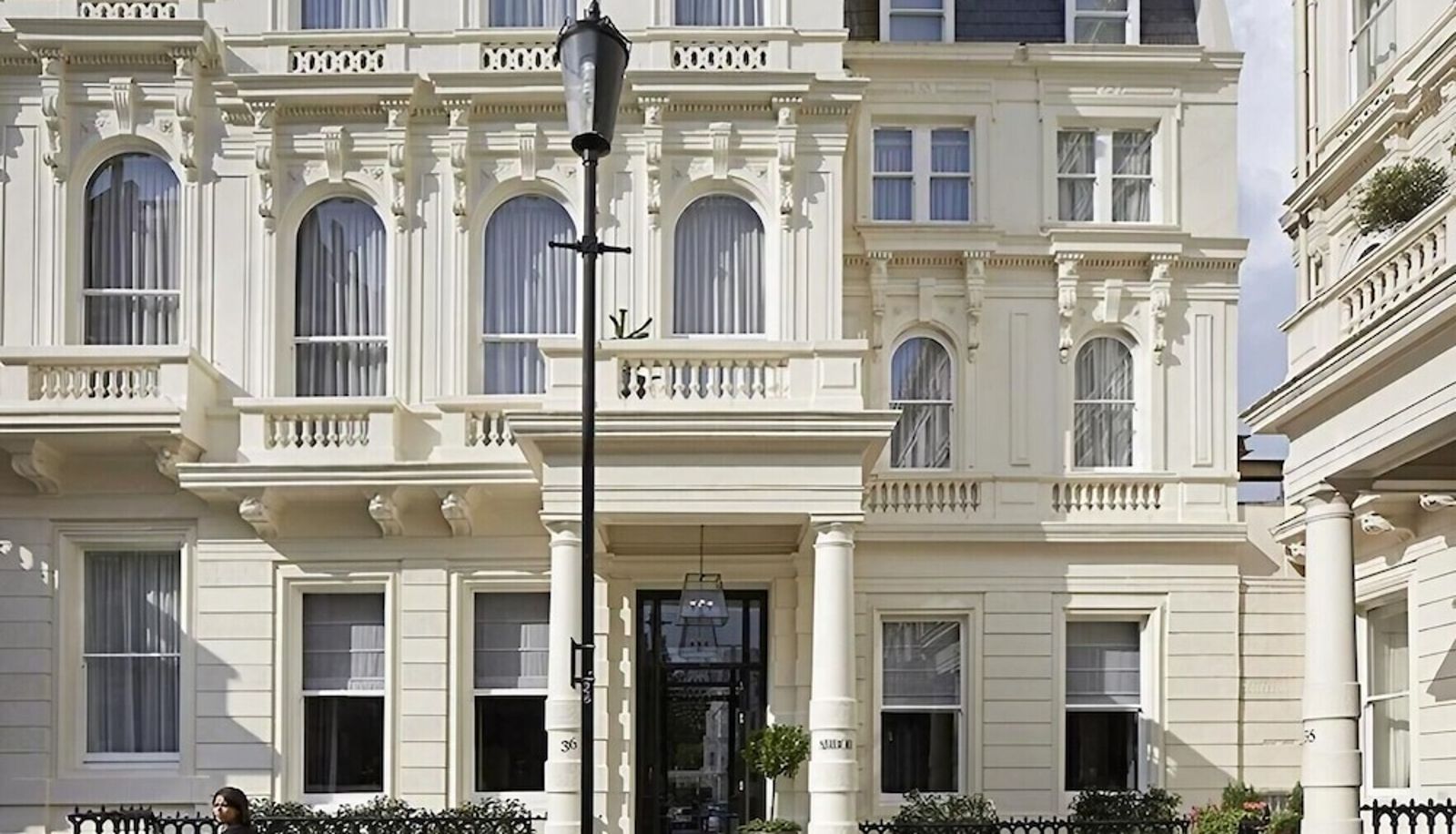 Info - The Lancaster Hotel