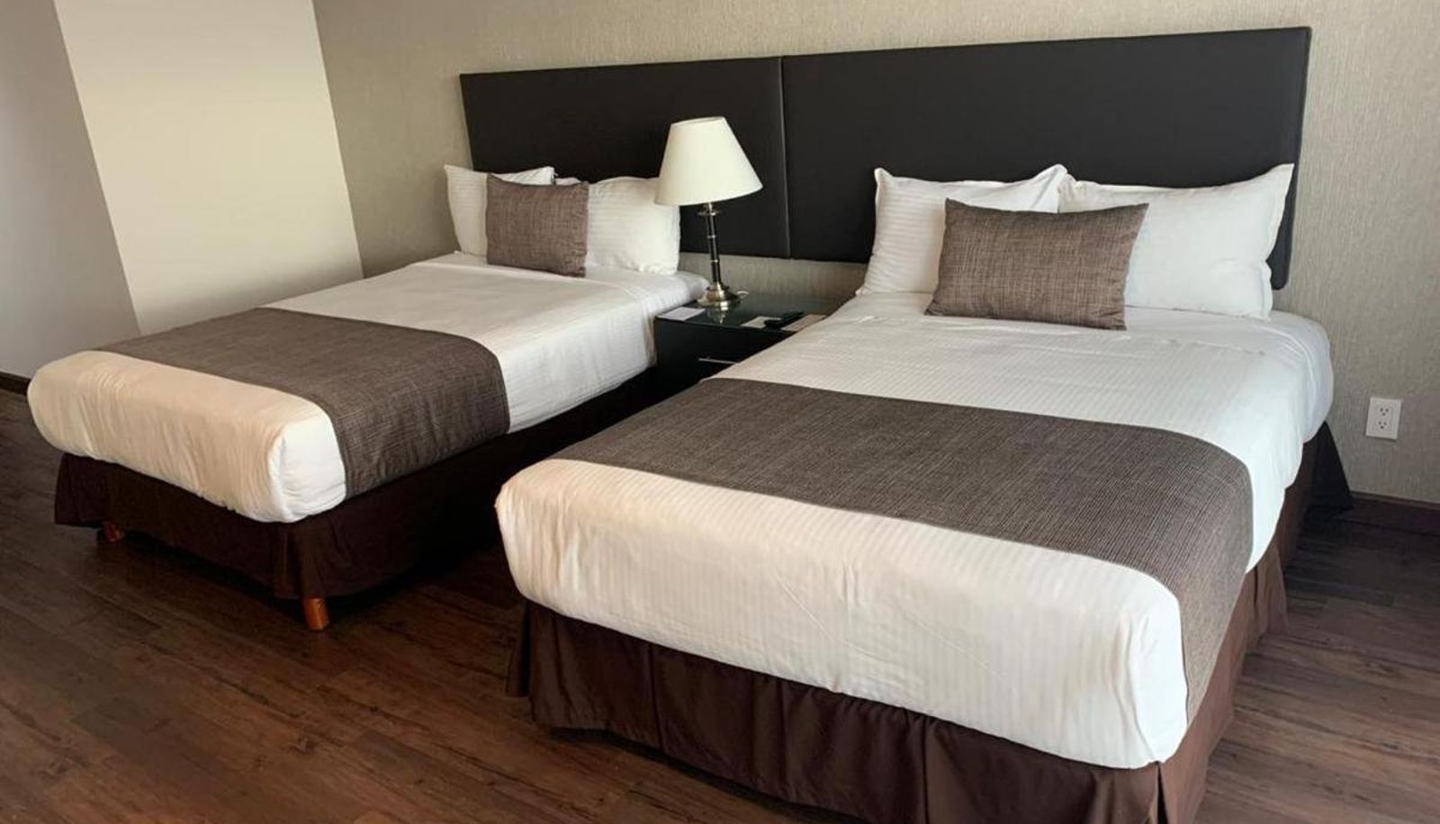 Zimmer - St Isidro Corporate Housing