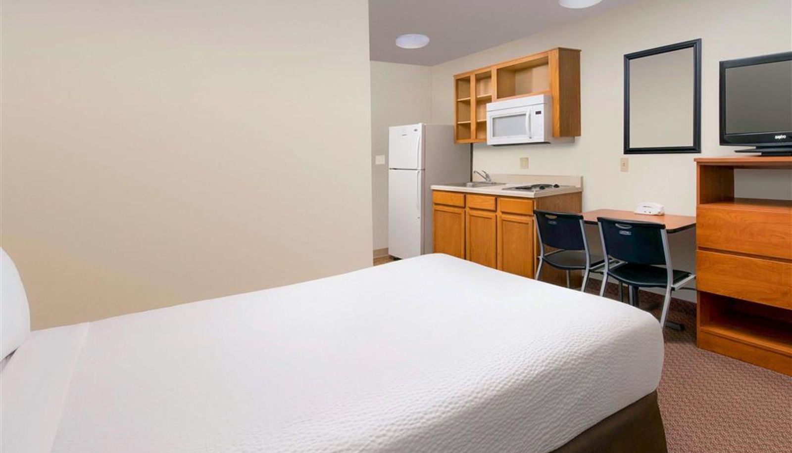 Room - WoodSpring Suites Omaha Bellevue