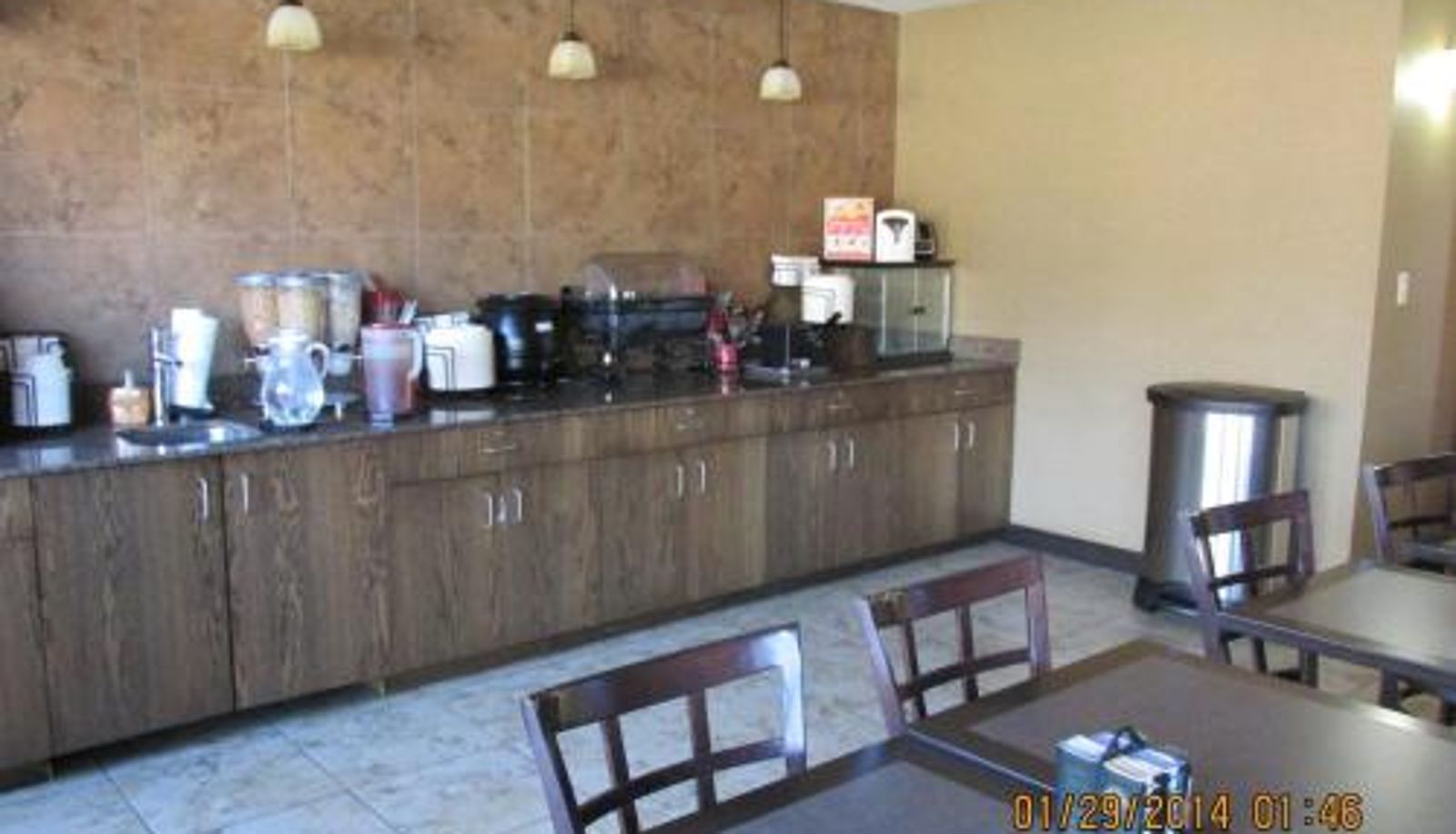 Ontbijtzaal in het restaurant - Parkwood Inn & Suites