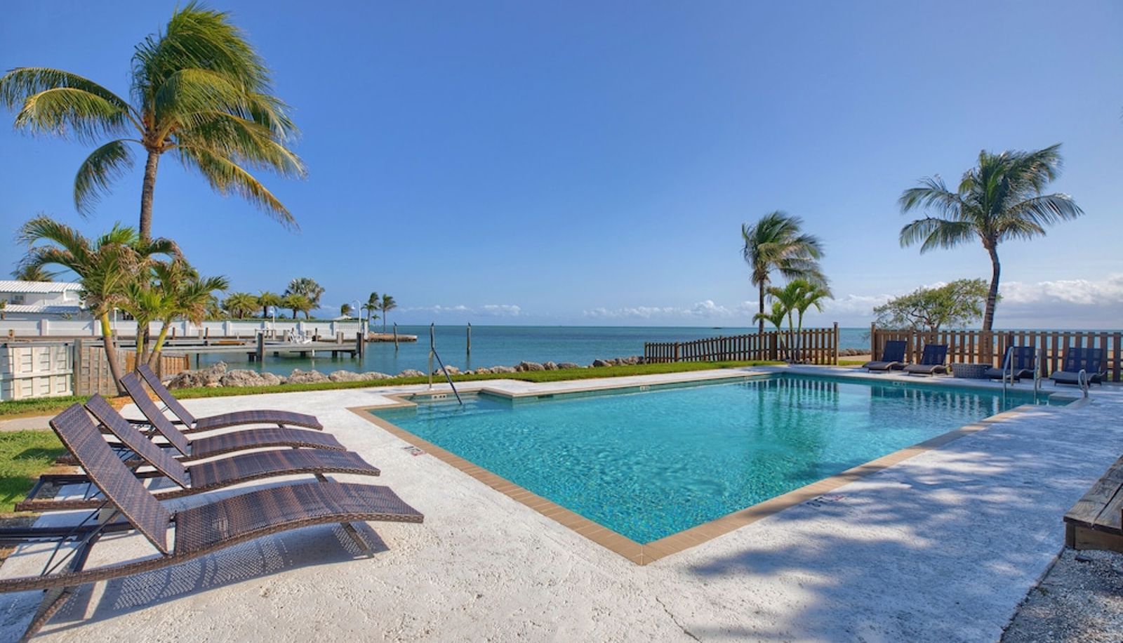 Piscina - Seascape Resort & Marina