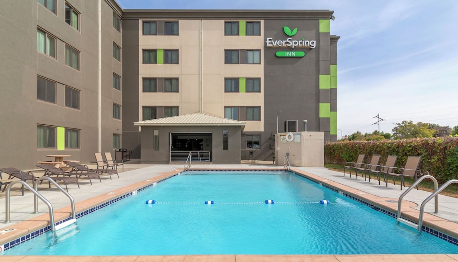Pool - EverSpring Inn