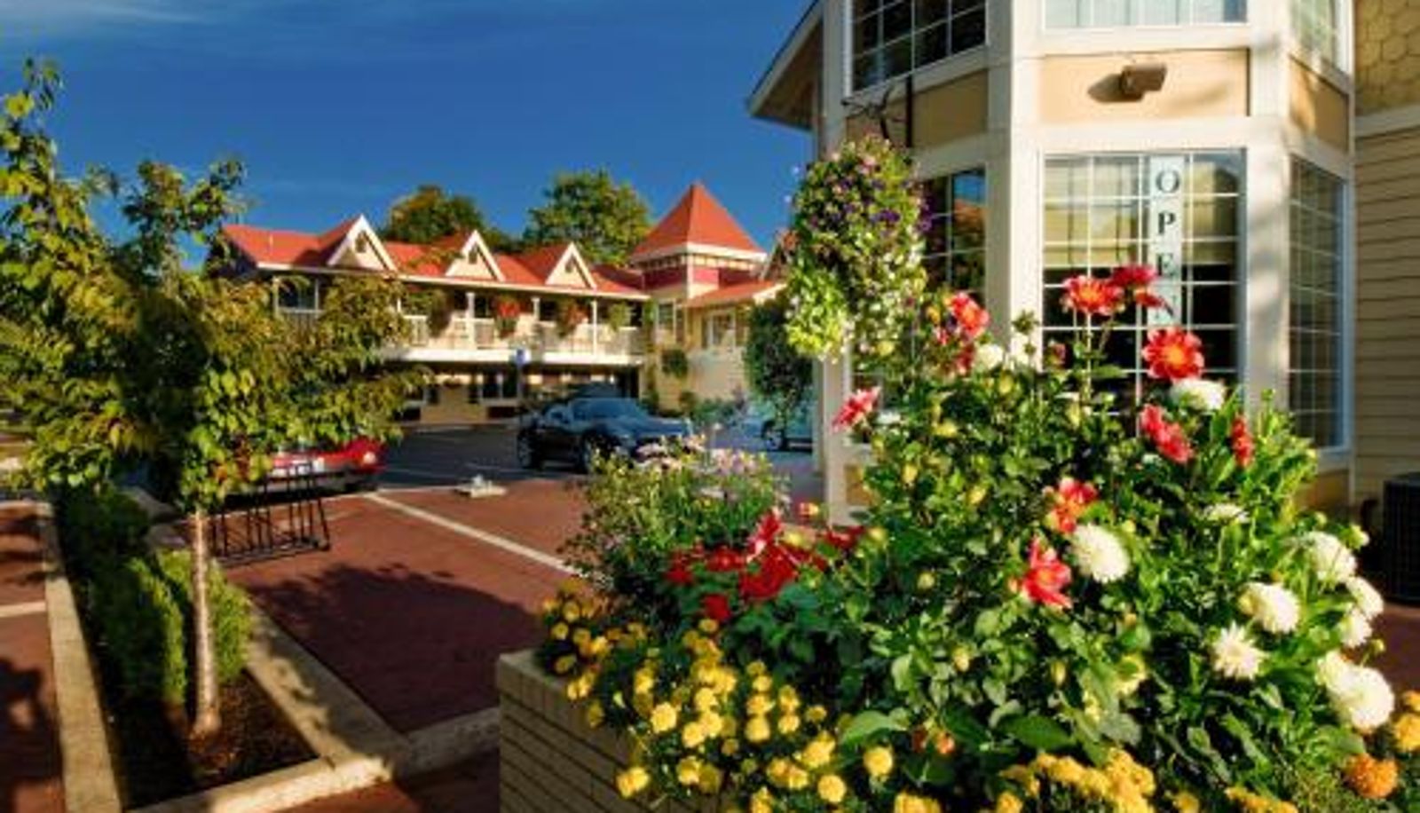 Info - Silverton Inn & Suites