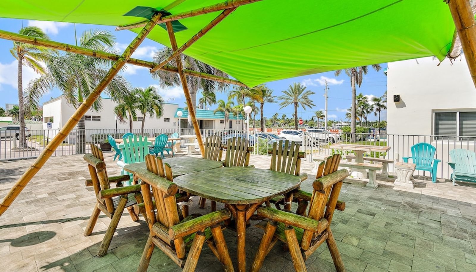 Terrace - Hollywood Beachside Boutique Suites