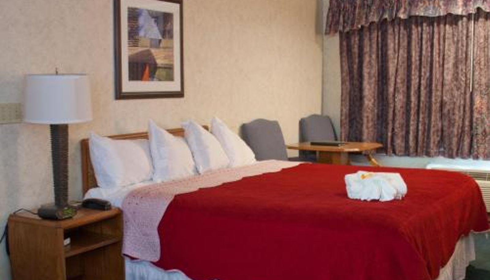 Room - Anchorage Inn Burlington