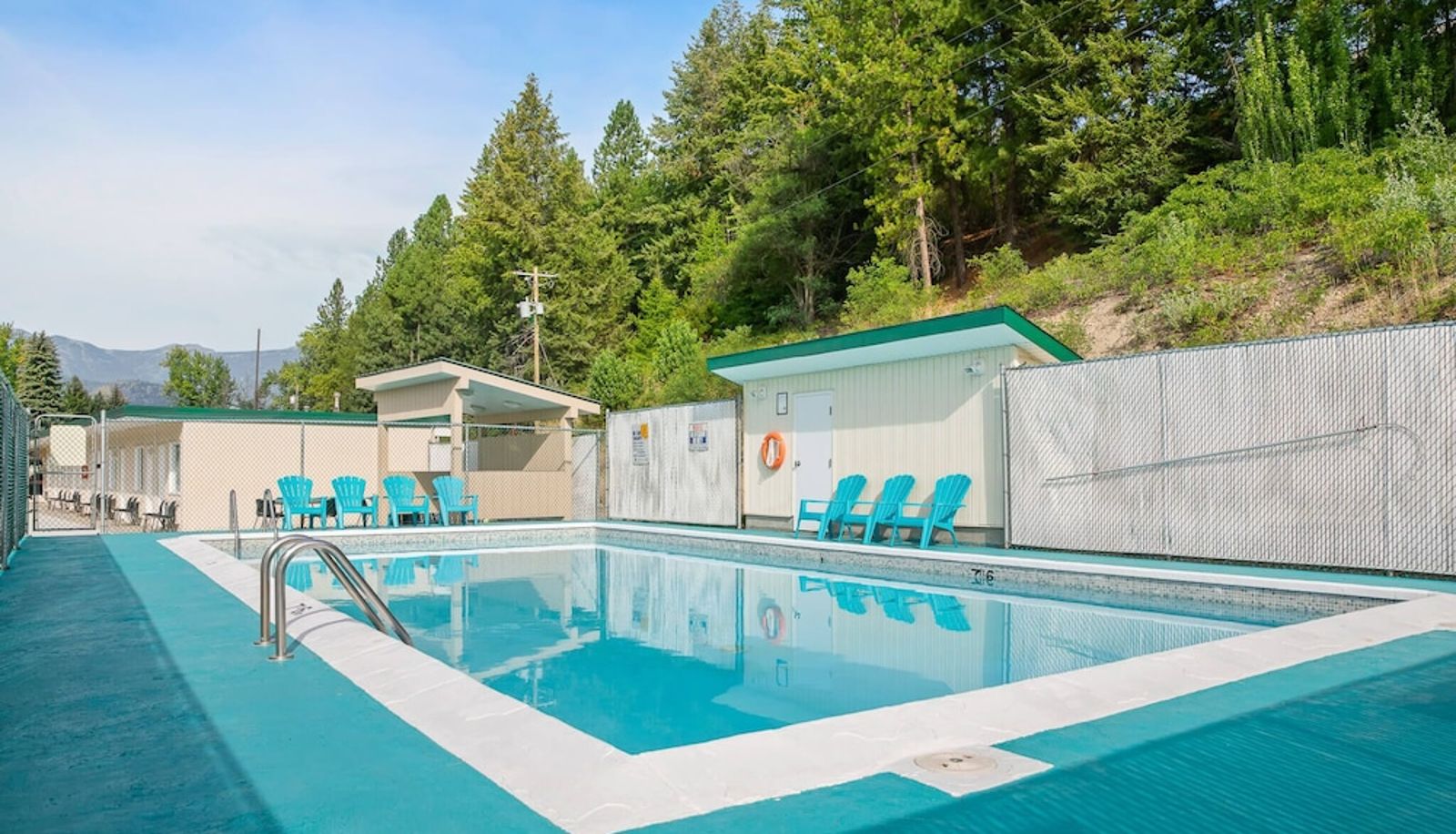 Pool - Glenwood Inn & Suites