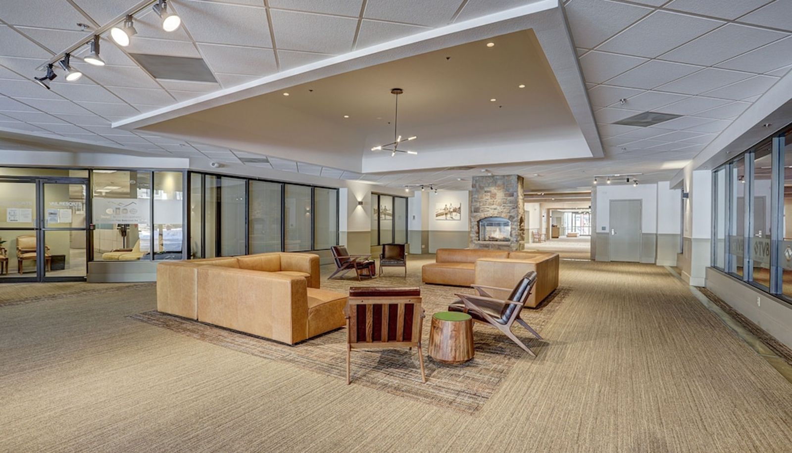 Hall - A Vail Resorts Property Seasons at Avon