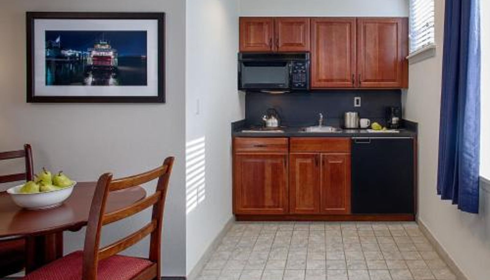 Angolo cottura in camera - Federal City Inn & Suites