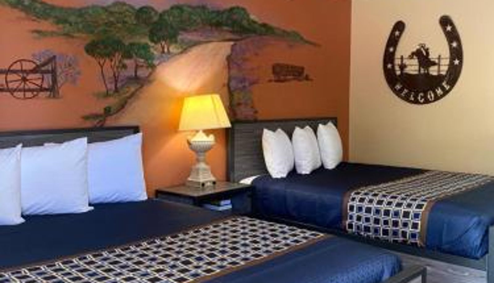 Room - Americas Best Value Inn - Legend's Inn