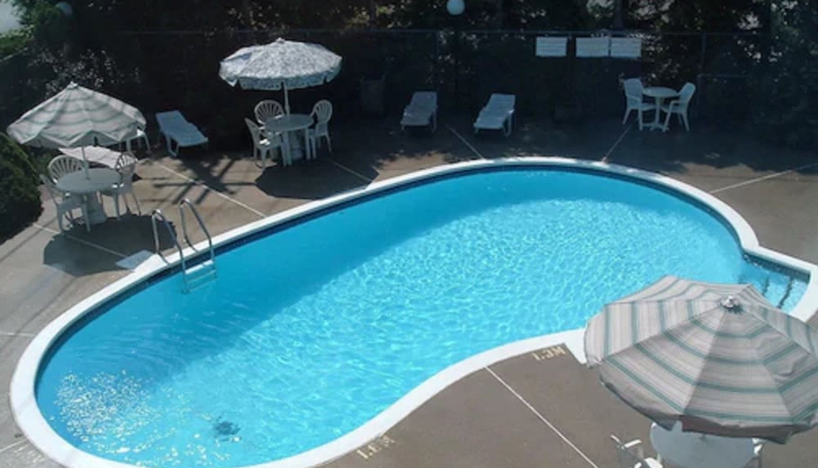 Pool - Motel du Chevalier