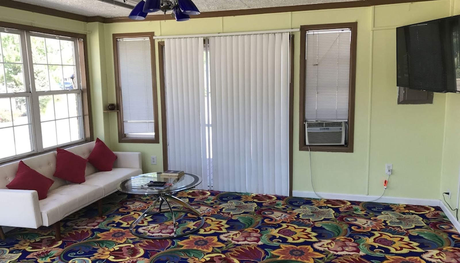 Hall - Heritage Inn Mahomet