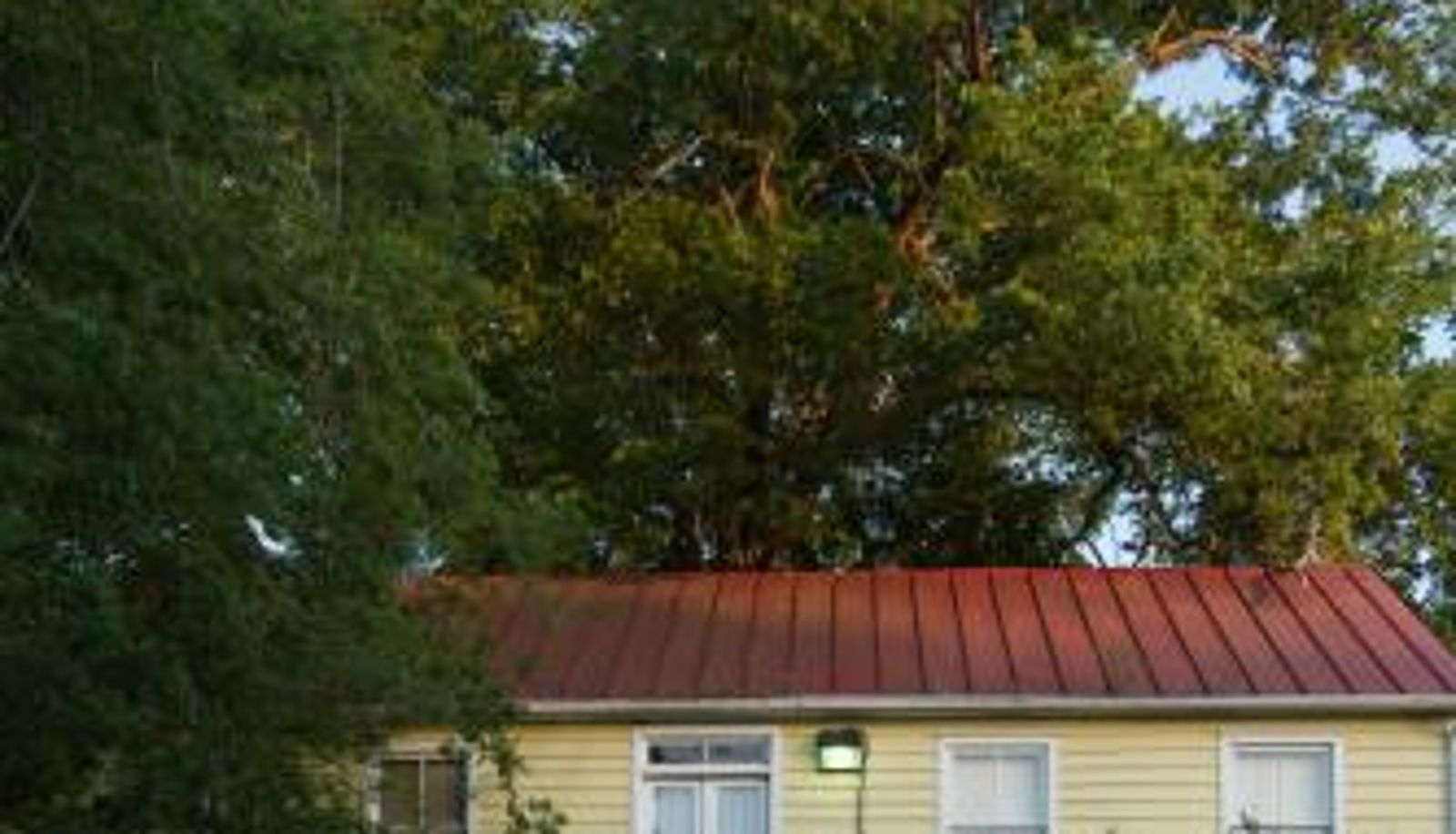Info - Barksdale House Inn