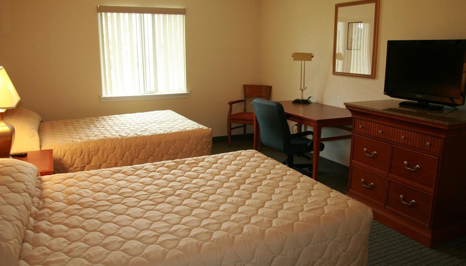 Room - Affordable Suites of America -
