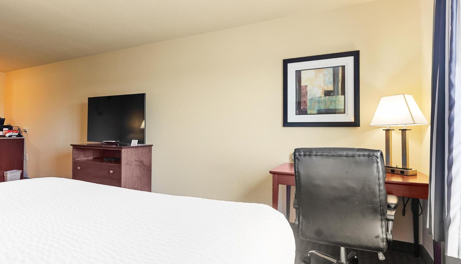 Room - Cobblestone Hotel & Suites - Knoxville