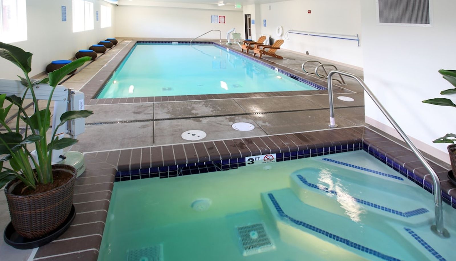 Pool - River Inn at Seaside