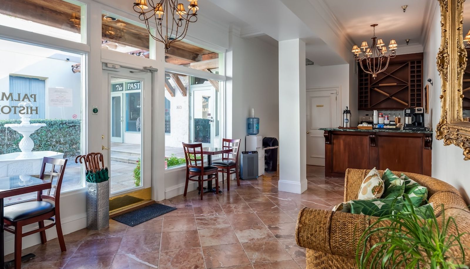 Hall - Palm Beach Historic Inn