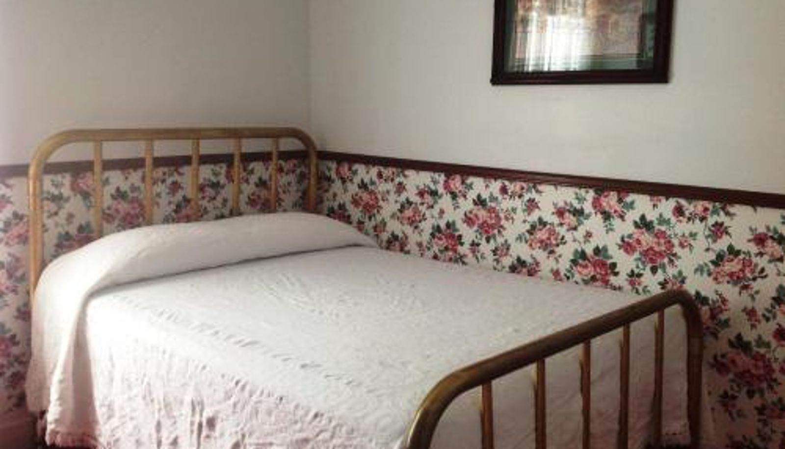 Room - Bridgeport Inn