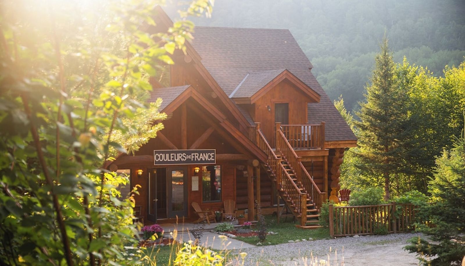 Info - Auberge Couleurs de France