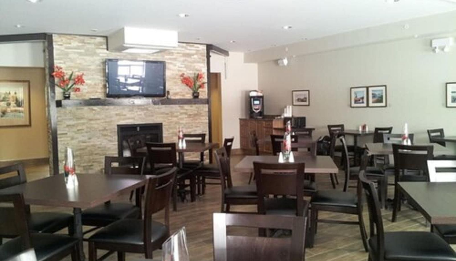 Restaurant - Midland Inn & Suites