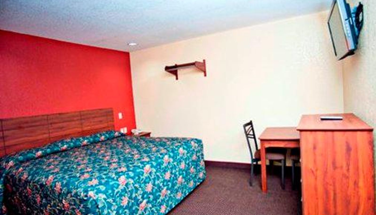 Zimmer - Budget Inn - Buffalo