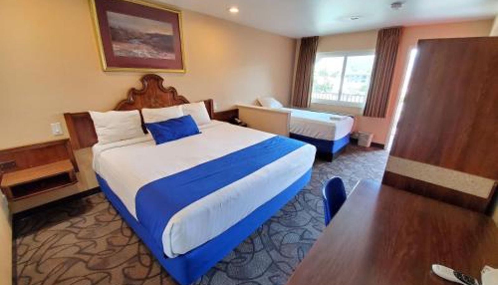 Suite - Colony Inn - North Hollywood - Hotel Near Universal Studios