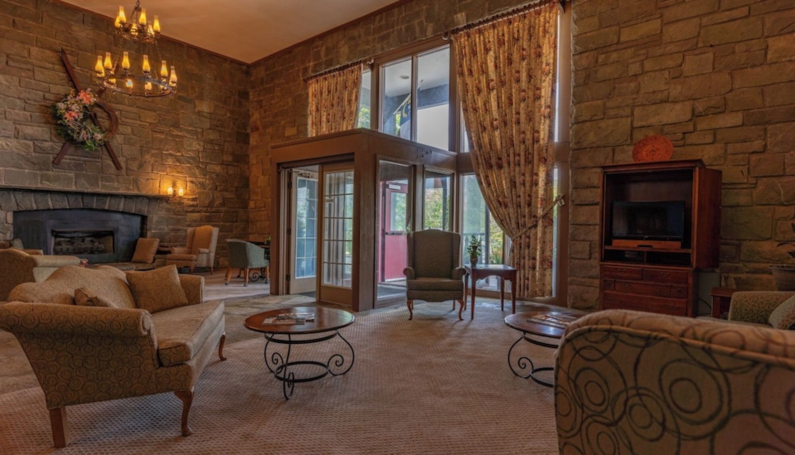 Hall - 4 Seasons at Beech Mountain
