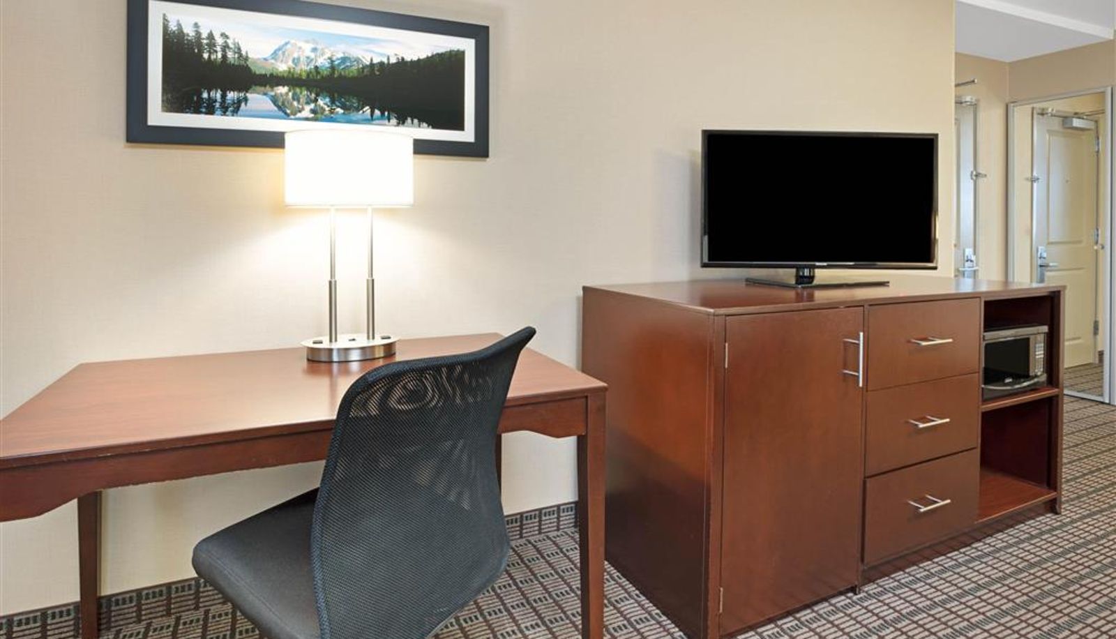 Room - La Quinta Inn & Suites by Wyndham Bellingham