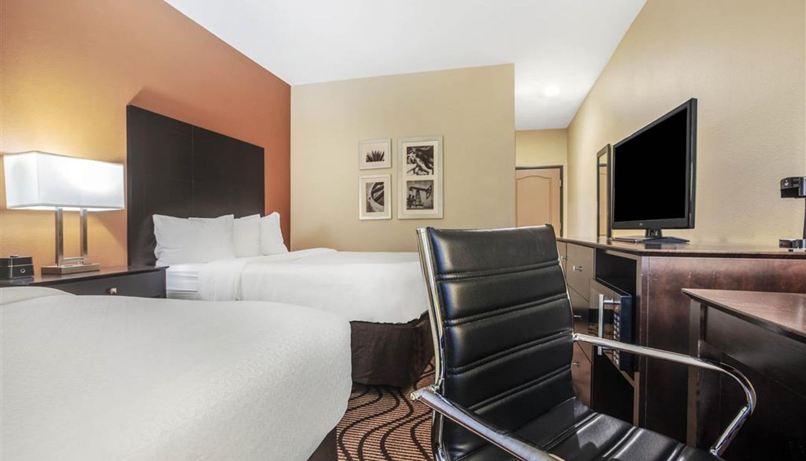 Zimmer - La Quinta Inn & Suites by Wyndham Beeville